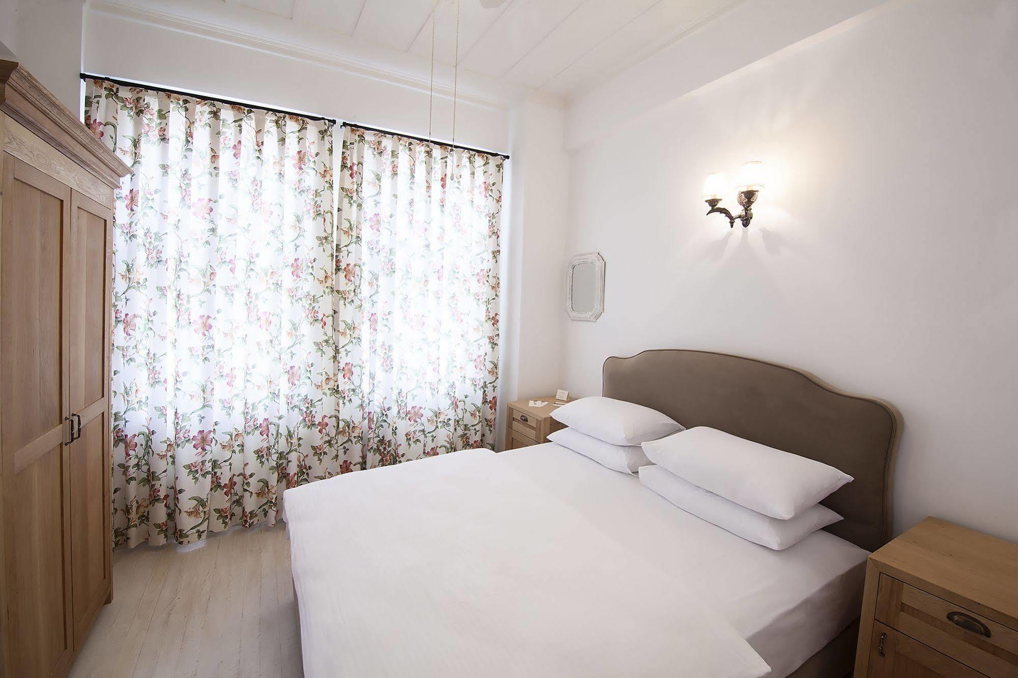 Quarante Hotel - Adult Only Bozcaada Island Екстер'єр фото